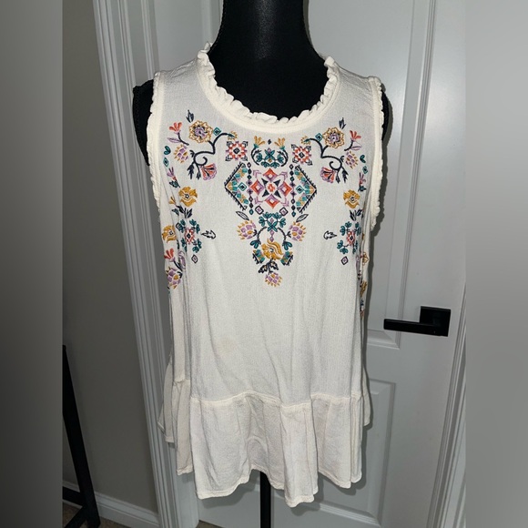 Tops - Ivory Sleeveless Embroidered Ruffled-Hem Tunic Top